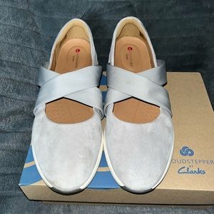 9W Cloudsteppers by Clarks Lt Gray soft Mary Jane loafer type shoe.
